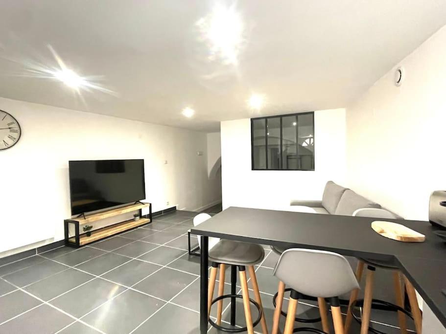 Grand T2 Rue Simeon Gouet Appartement Vienne  Buitenkant foto